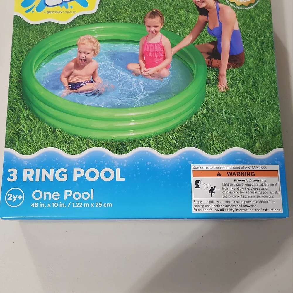 H2O Go! Bestway Brand mini pool